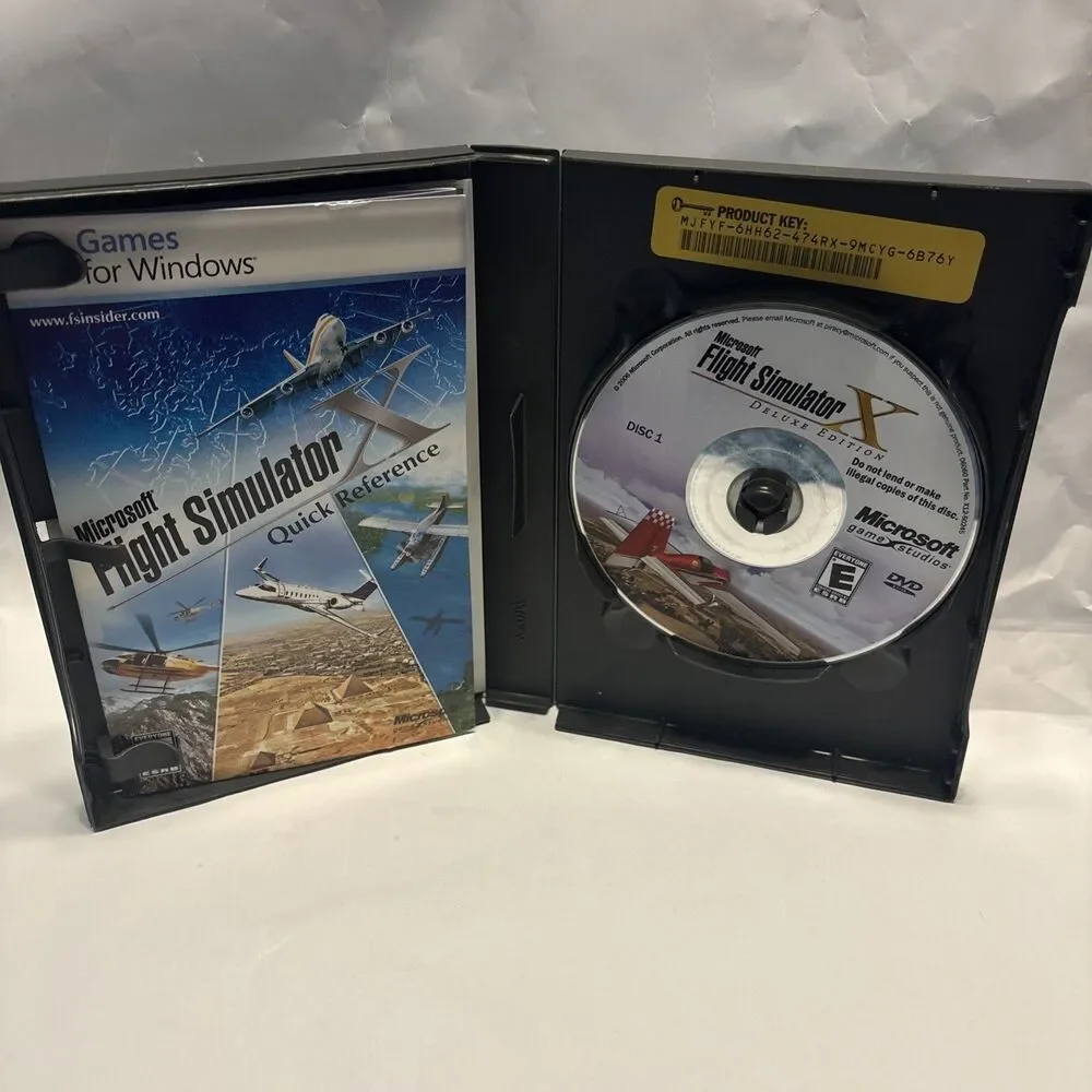 Microsoft Flight Simulator X Deluxe Edition - PC DVD Windows, Complete w/ Key
